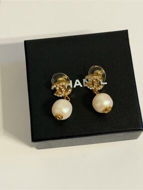 CHANEL Vintage Gold CC Crystal and Ivory Pearl Drop Earrings
